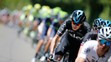 britský cyklista Chris Froome z tímu Sky v pelotóne počas 7. etapy TdF z Livarotu do Fougeres.