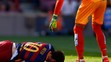 Zranený argentínsky futbalista Lionel Messi.