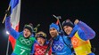 Zlatá francúzska biatlonová mixštafeta v Pjongčangu - Anais Bescond, Marie Dorin Hapert, Martin Fourcade a Simon Desthieux.