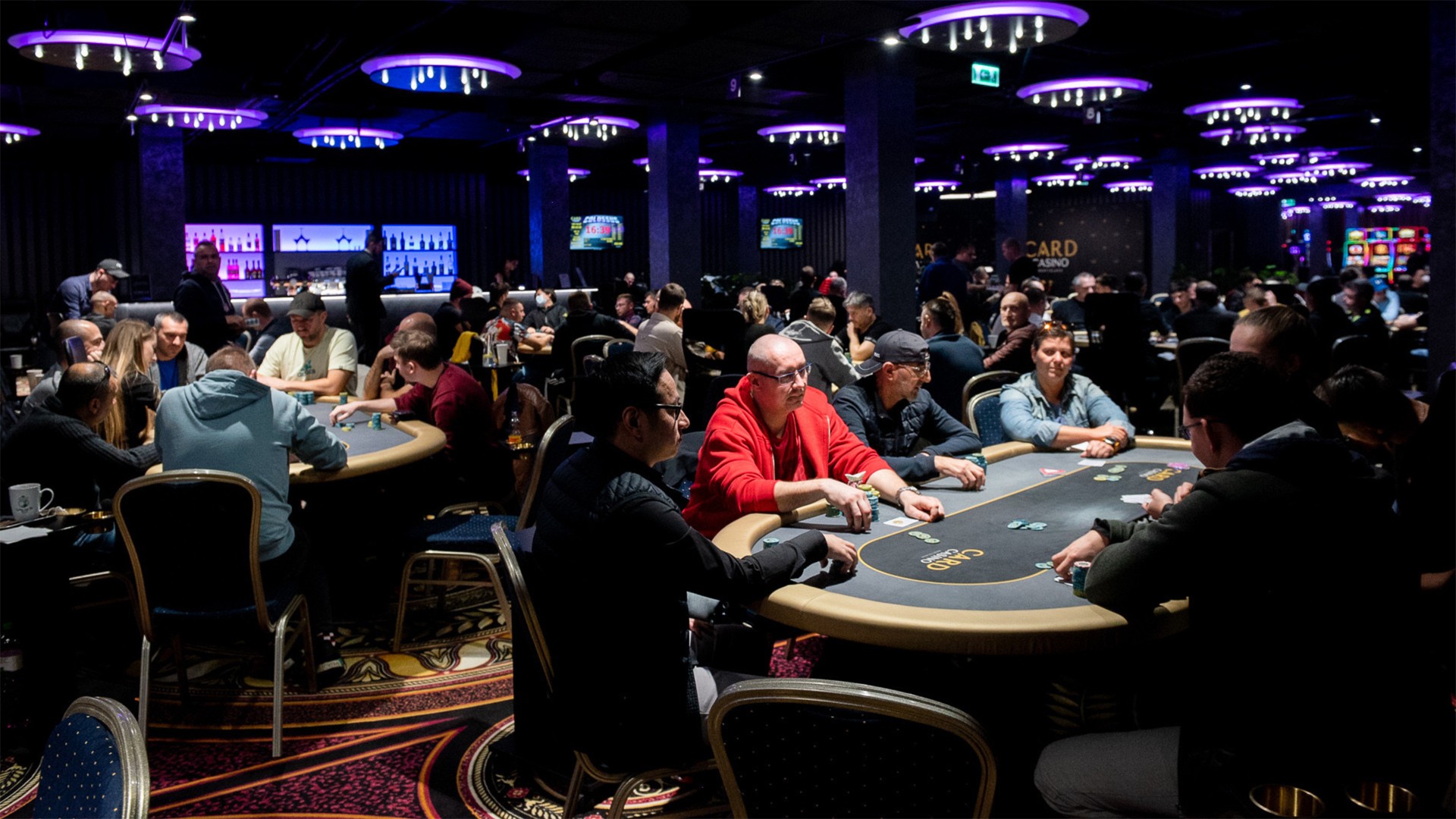 Dajto v pokri z Card Casina