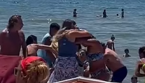 VIDEO: Neuveriteľná situácia na talianskej pláži. Do bitky o ležadlá sa zapojili okrem žien aj plavčíci