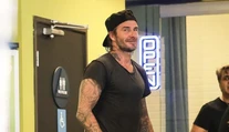 David Beckham ako český turista. Nie každý by mal na tento trend odvahu