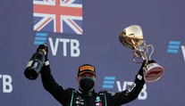 F1: VC Ruska vyhral Bottas, Hamilton skončil po dvoch penalizáciách tretí