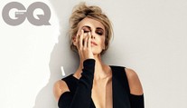 Táto žena nestarne! Božská Charlize Theron v pánskom magazíne