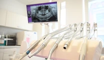 Zubári tvrdia, že od štátu dostanú málo peňazí. Varujú, že budú musieť dvíhať ceny pre pacientov