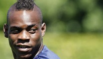 Šoumen Balotelli. Jemu vlastná reakcia na zimné transfery stojí za to