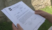 Keď začne hrať hudba, roztancuje sa im nábytok. Rodinu, ktorá býva vedľa nočného klubu, terorizuje hluk