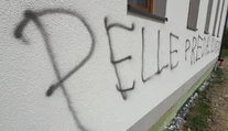 Žilinčania hromžia. Zlosť z volieb si niekto vybúril na rozostavanom kostole