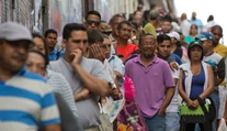 Venezuela prechádza na trojdňový víkend. Obyvatelia však nemajú dôvod na radosť