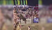VIDEO: Zábava na rodeu sa mohla skončiť tragicky. Býk preskočil plot a namieril si to medzi ľudí
