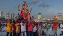 Hinduistický festival plný katastrof. Takmer 40 detí sa utopilo počas osláv