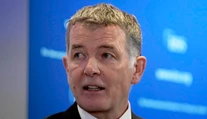 Šéf britskej rozviedky v Prahe: Klany oligarchov, ktoré Rusko ovládajú, vojnu na Ukrajine potrebovali