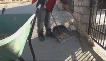 Aktivačné práce pre dlhodobo nezamestnaných budú pokračovať. Podľa odborníkov im to z chudoby nepomáha