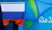 V olympijskej dedine údajne zhanobili ruské vlajky