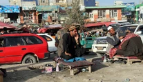 Taliban zakázal holičom v provincii Helmand holiť či upravovať brady