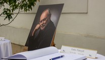 Najdojemnejší moment na úvod rozlúčky s Vašom Patejdlom. Bazilikou sa ozýval nesmrteľný hit