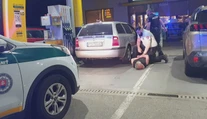 Večerná streľba v Rimavskej Sobote: Tri policajné autá naháňali 65-ročného vodiča