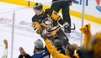 VIDEO: Crosby s Panarinom režírovali výhry svojich tímov. Tatar a Fehérváry ťahali za kratší koniec