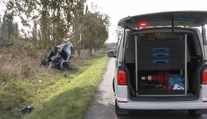 Cez obec prefrčal a kúsok za ňou napálil čelne do stromu. Pri Michalovciach prišiel o život mladý vodič