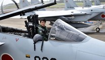 Japonsko má prvú pilotku bojových stíhačiek. Asi vás neprekvapí, čo ju inšpirovalo