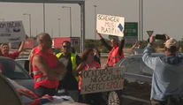 Zastreľte nás, neodídeme! Protesty na hraniciach s Maďarskom sprevádzali vybičované emócie