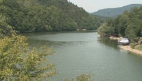 Zákaz kúpania na vyhľadávanej nádrži Ružín. Dôvodom sú nebezpečné baktérie