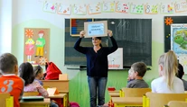 Problém tisícok detí zmietol štát zo stola. Na asistentov sa nenašli peniaze