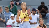 Slovensko prišlo na Wimbledone aj o posledné želiezko v singli. Schmiedlová v 1. kole podľahla kvalifikantke