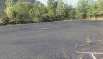 Nad Tisovcom majú dechtové jazero. Z opustenej skládky je tisíc ton environmentálnej záťaže