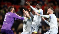 Prekvapenie v Carabao cupe: Manchester United po penaltách vyradil druholigista