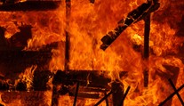 V amazonskom pralese zaživa upálili ženu obvinenú z čarodejníctva
