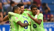 Lewandowski hetrikom režíroval triumf Barcelony. Girona udrela v 99. minúte, jej súper zahodil dve penalty
