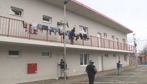 Z chatrčí sa presťahovali do nových bytov. Obyvatelia najväčšej rómskej osady v Jarovniciach dostali lepšie bývanie