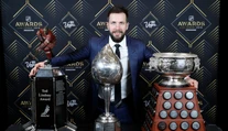 Kučerov získal tri trofeje a stal sa kráľom sezóny NHL