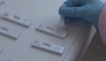 Antigénový test za jeden cent? Vo Svidníku pristúpili k spoplatneniu testovania netradične