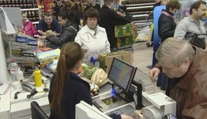 Mzdy na Slovensku stále rastú, aj tak veľa ľudí odchádza