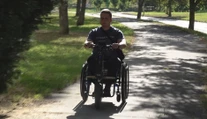 Invalidnému policajtovi z Myjavy ukradli pred mesiacmi elektrický vozík. Príbeh má šťastný koniec