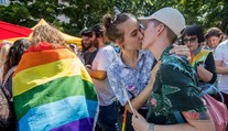 Zahraničie je v právach LGBTI+ ľudí ďalej. Zisťovali sme, čo je tam pre nich už bežné