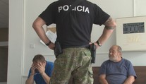 Mali rybárske lístky, no prehnali to s počtom udíc.  Dva dni boli v cele a dostali mastné pokuty