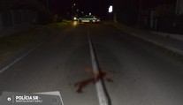 Nočná jazda na kolobežke sa na Záhorí skončila tragédiou. Muž po páde podľahol zraneniam hlavy