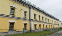 V cele surovo napadol svojho spoluväzňa. Na slobodu sa mal dostať o rok, teraz mu hrozí 20 rokov
