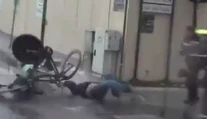 VIDEO: Horor v časovke na Tirreno-Adriatico. Saganovi kolegovia vpálili do chodca
