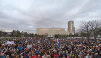 Nikdy nezabudneme, znelo v uliciach. Slováci si pripomenuli pamiatku Jána a Martiny