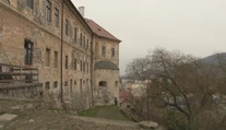 Stavba opradená množstvom legiend dodnes uchováva cenné pamiatky