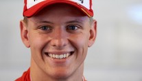 Radosť v rodine pretekárov: Mick Schumacher dosiahol prvý triumf v F2