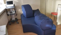 Pôrod pre ženy bude pohodlnejší. V nemocnici v Trenčíne sa už bude dať rodiť aj na gauči