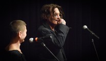 VIDEO: Johnny Depp sa poďakoval v češtine, zožal obrovský potlesk