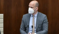Kovbojka v parlamente: G. Grendel vykázal z rokovacej sály M. Suju, ten oblial I. Matoviča