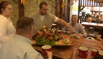 Boli sme v reštaurácii, v ktorej vám vynadajú a platiť môžete aj zlatými zubami