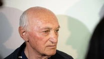 Pomýlili sa a operovali mu nesprávne koleno. Bývalý futbalista si vypočul rozsudok